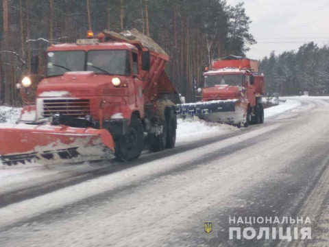 Снігопад став причиною 30 ДТП на Київщині
