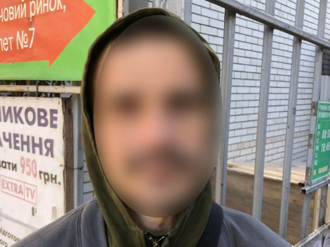 На Обухівщині чоловік пограбував магазин, погрожуючи ножем