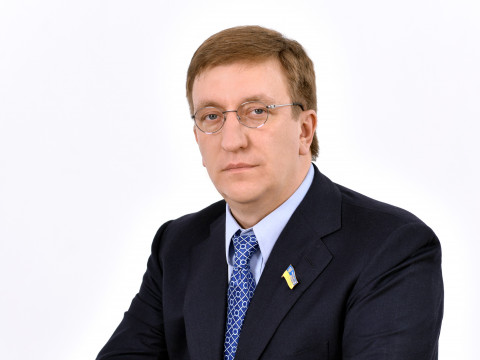 В аеропорту "Бориспіль" з автомобіля народного депутата скрутили колеса