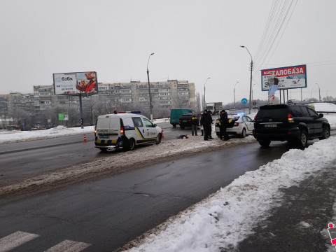 У Броварах мікроавтобус "розмастив" пішохода по асфальту (ФОТО)