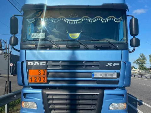 На Київщині водій вантажівки наразив відвідувачів кафе на небезпеку
