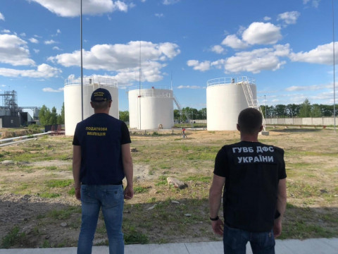 На Броварщині податківці знайшли на нафтобазі понад 1 млн літрів нелеганого пального (ФОТО)