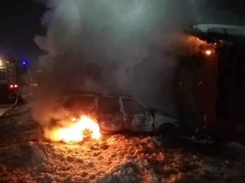 На Київщині згоріла іномарка (ФОТО) 