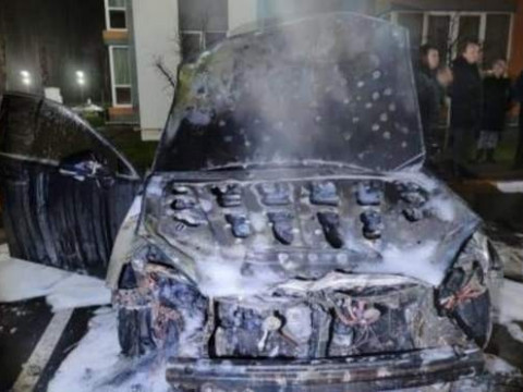 В Ірпені двоє невідомих підпалили автівку працівника ДФС (ФОТО, ВІДЕО)
