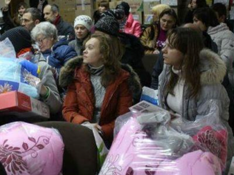 Колектори "Альфа-банку" виселили мешканців гуртожитку в Бориспільському району