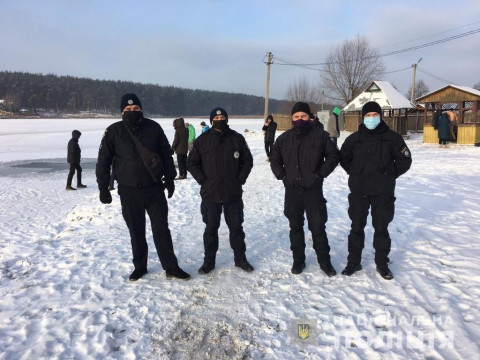 На Богоявлення майже дві сотні поліцейських Київщини оберігали наш порядок (ФОТО)
