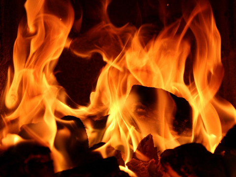 У Переяслав-Хмельницькому районі чоловік загинув, спалюючи суху траву