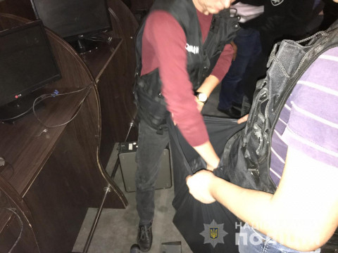 Чергове викриття закладу з гральними автоматами у Вишгородському районі (ФОТО)