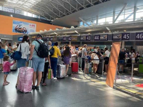 У "Борисполі" на 10 годин затримали рейс до Туреччини