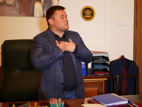 Ексголова Офісу президента Богдан має на Київщині десять земельних ділянок та два електрокари Tesla