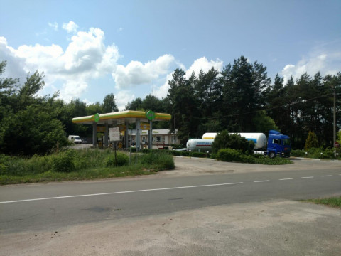 У Фастівському районі "прикрили" нелегальну АЗС
