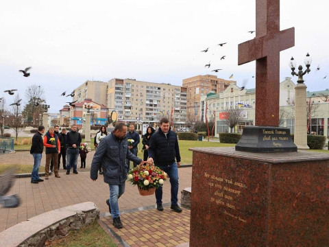 День Гідності та Свободи: в Ірпені вшанували загиблих на Майдані (ФОТО)