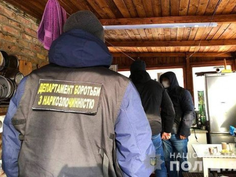 На Київщині правоохоронці "накрили" потужну нарколабораторію (ФОТО, ВІДЕО)