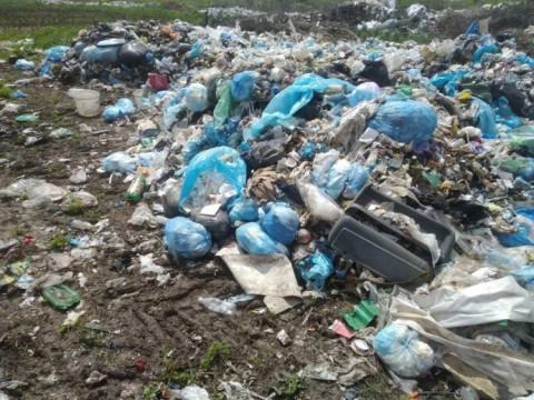 На Київщині триває боротьба із "медичними" смітниками
