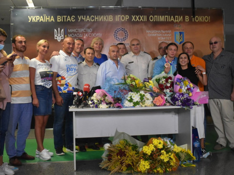 У "Борисполі" урочисто зустріли бронзову призерку Олімпійських ігор Ірину Коляденко (ФОТО)