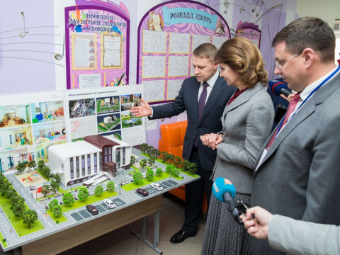 Дружина Порошенка відвідала Київщину для обговорення відкриття інклюзивних закладів