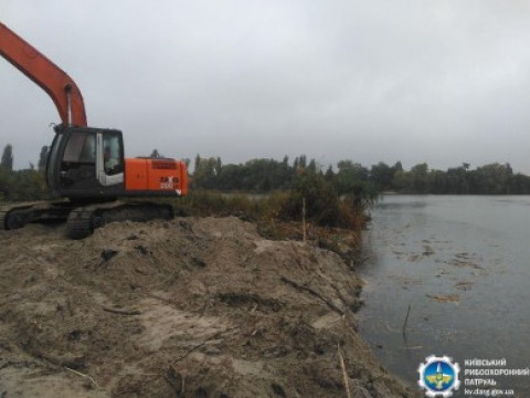 На річці Козинка продовжуються самовільні днопоглиблювальні роботи (ВІДЕО, ФОТО)