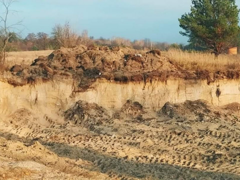 У Чорнобильському заповіднику незаконно видобували пісок (ФОТО)