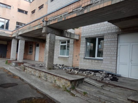 У Броварах на очах розсипається дитяча лікарня