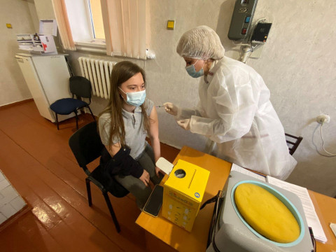 На Вишгородщині почали вакцинувати освітян від коронавірусу