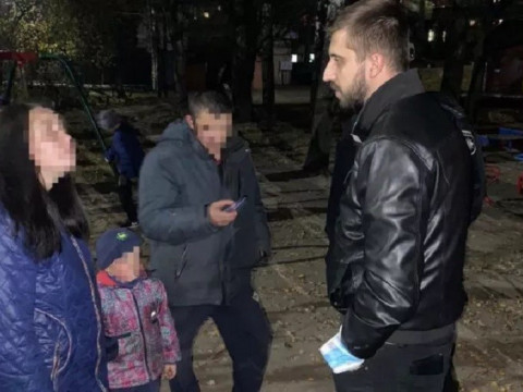 На рейді в Броварах виявили п'яних батьків з маленькою дитиною