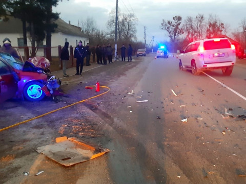 На Бучанщині рятувальники деблокували тіло загиблого водія з понівеченої автівки (ФОТО)