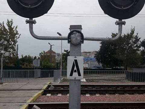 У Білій Церкві місцеві жителі псують залізничний перехід
