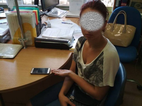 У Фастові жінку обікрали на робочому місці