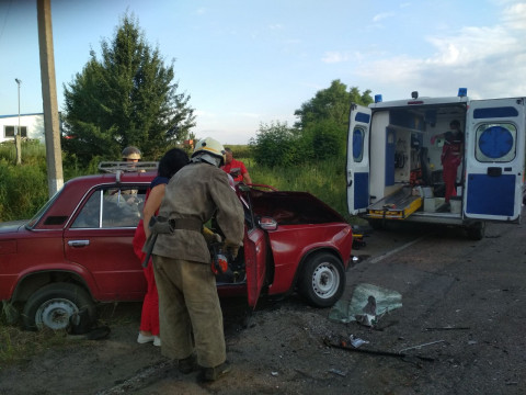 На межі Макарівського та Фастівського районів зіткнулися два автомобілі