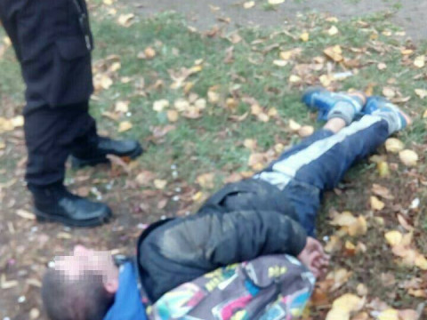 У Вишневому поліція затримала двох чоловіків за грабіж