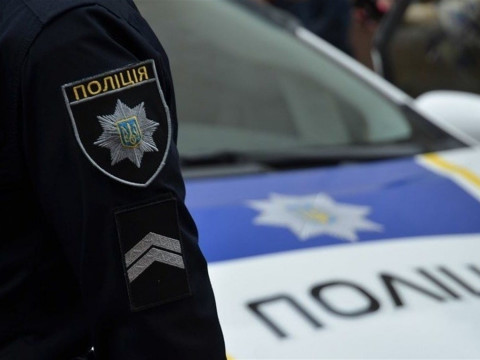 На Бородянщині патрульні зупинили авто за порушення ПДР, а знайшли грабіжника у розшуку (ФОТО)