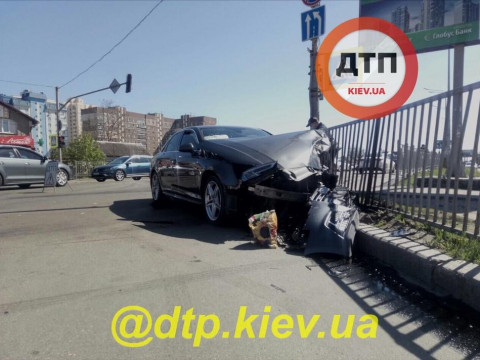 У Броварах зіштовхнулись два легковики: є постраждалі