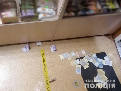 У Броварах чоловік з ножем погрожував продавчині магазину (ФОТО)