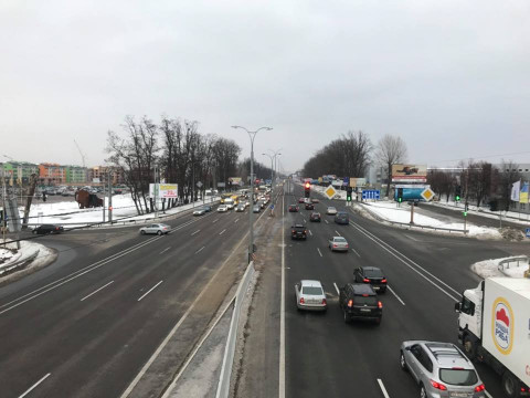 На проблемних перехрестях неподалік Києва запрацювали світлофори