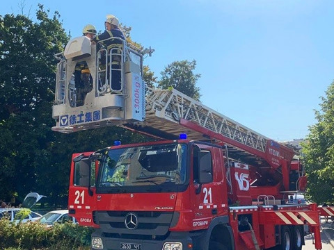 У броварських рятувальників під час тренувань зламалася китайська драбина