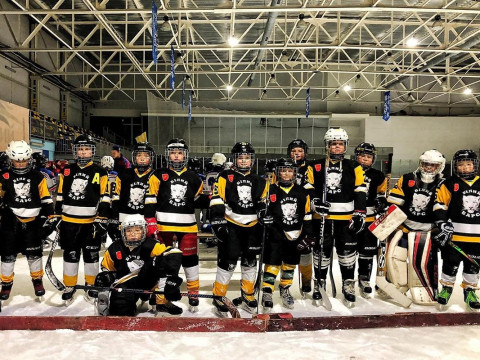 Команда "Білий барс" стала чемпіоном хокейного турніру