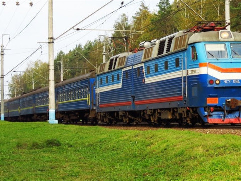 У Вишневому закриють для авто залізничний переїзд