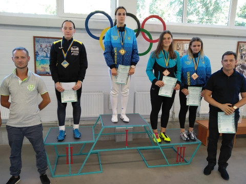 Фехтувальниця з Ірпеня здобула бронзову перемогу на змаганнях у Миколаєві (ФОТО)