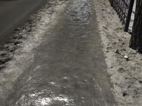 В Ірпені дороги перетворилися на ковзанку (ФОТО) 
