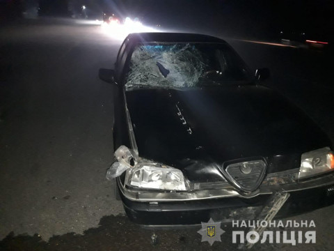 На трасі Київ-Одеса під колесами автомобіля загинула жінка