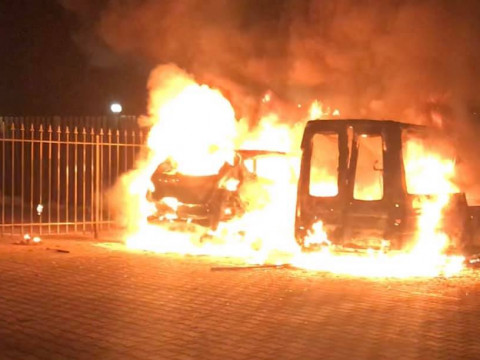 Журналіст, якому під Києвом спалили авто, звинувачує у підпалі військового прокурора