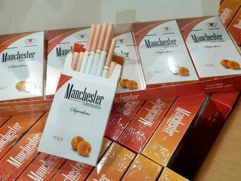 У "Борисполі" митники виявили 100 тисяч пачок сигарет із фруктовими смаками (ФОТО)