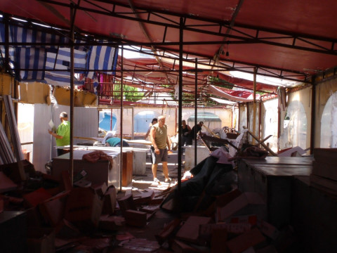 У Бородянці загострився конфлікт між забудовником ринку та продавцями