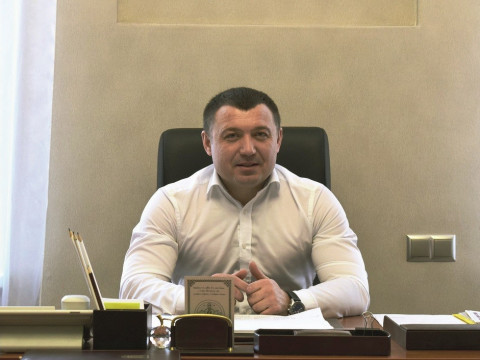 У Чабанах селищний голова створив злочинне угрупування по викраденню автівок (ФОТО, ВІДЕО)