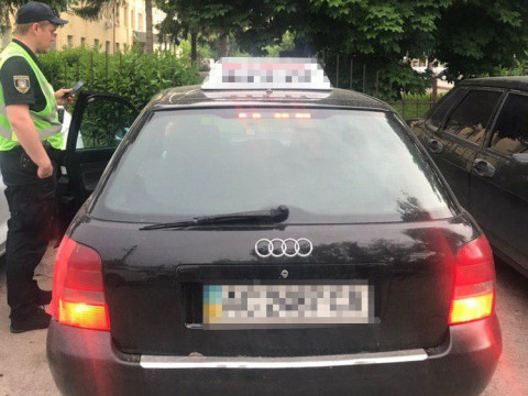 У Борисполі виявили автомобіль, документи якого містять ознаки підробки