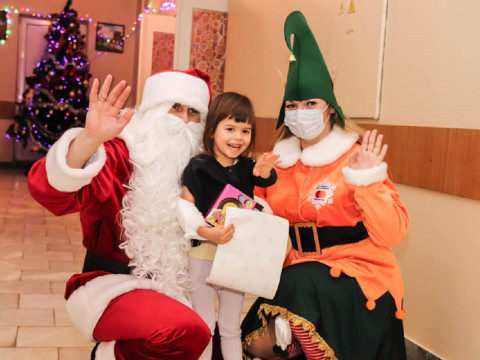 На Київщині "ПриватБанк" привітав важкохворих дітей зі святами (ФОТО)