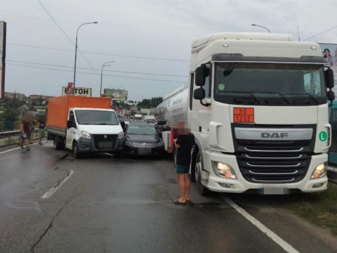 Неподалік Бучі трапилася масштабна аварія