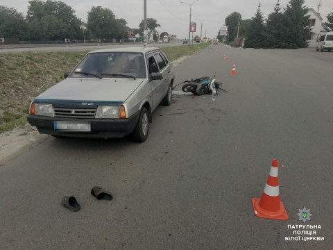 У Васильківському районі юнак на мопеді ледь не помер в ДТП (ФОТО) 