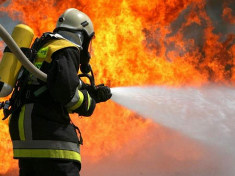 У Білій Церкві 18 вогнеборців гасили пожежу в квартирі