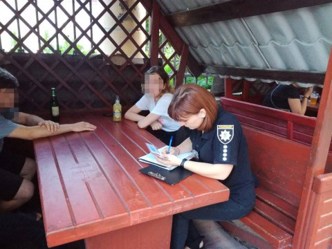 У Яготині продавчиню покарали за продаж алкоголю неповнолітнім (ФОТО) 